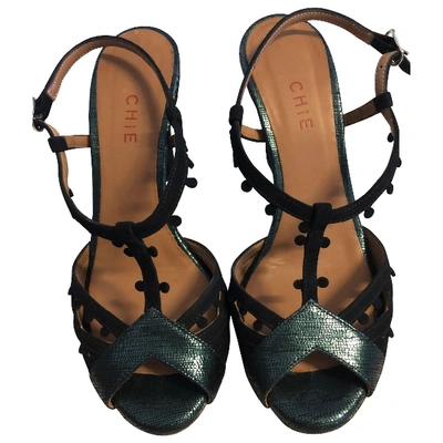 Pre-owned Chie Mihara Green Suede Sandals