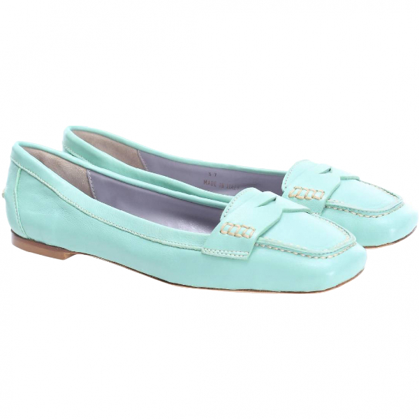 flats with turquoise soles