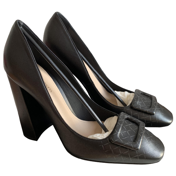 bottega veneta leather stretch toe heels