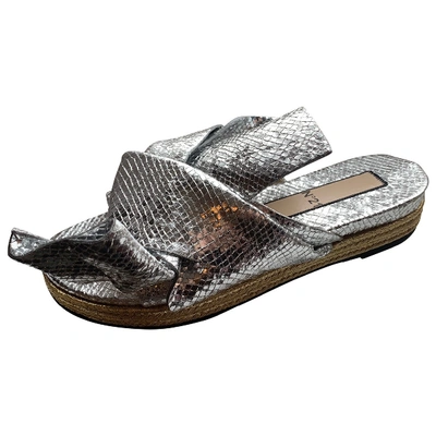 Pre-owned N°21 Leather Mules In Silver
