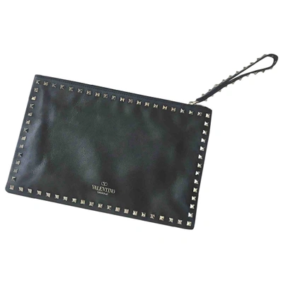 Pre-owned Valentino Garavani Black Leather Clutch Bags