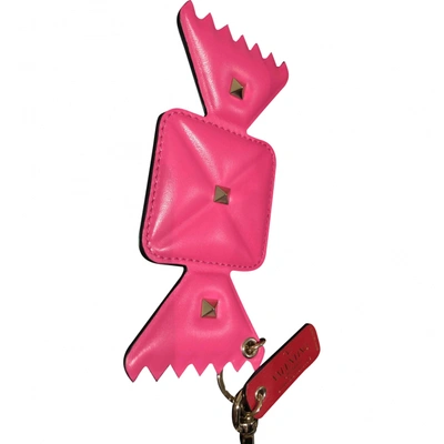 Pre-owned Valentino Garavani Leather Bag Charm In Pink