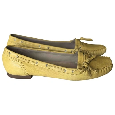 Pre-owned Hugo Boss Leather Flats In Yellow