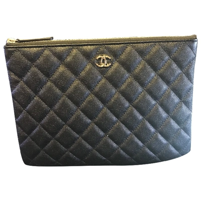 Pre-owned Chanel Boy Leather Clutch Bag In Black