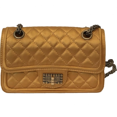 Pre-owned Chanel 2.55 Silk Handbag In Gold