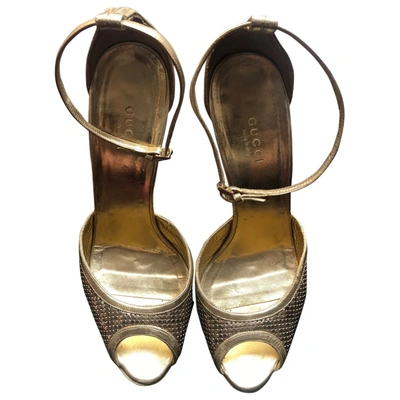 Pre-owned Gucci Glitter Heels In Gold