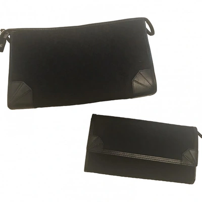 Pre-owned Dkny Cloth Purse In Black