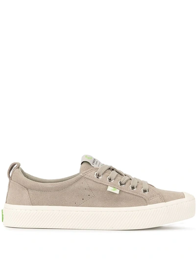 Cariuma Oca Low Grey Premium Leather Trainer