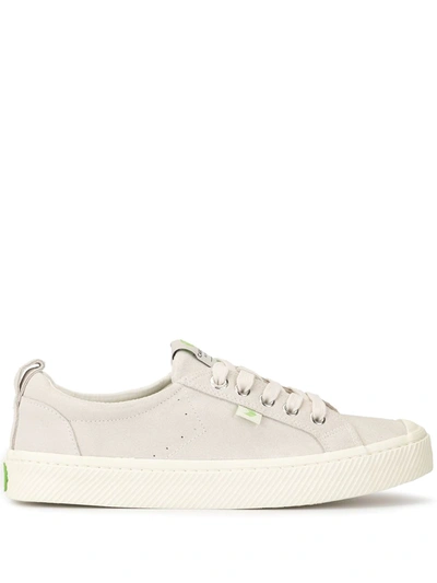 Cariuma Oca Low-top Suede Sneakers In White
