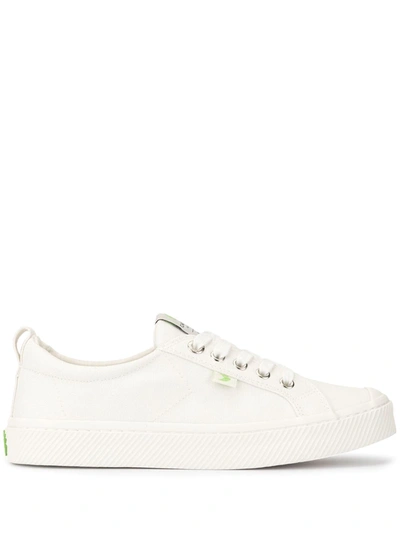 Cariuma Oca Low-top Canvas Sneakers In White