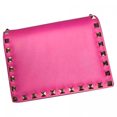 Pre-owned Valentino Garavani Rockstud Leather Crossbody Bag In Pink