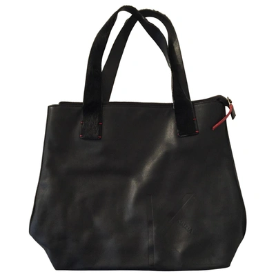 Pre-owned Krizia Leather Handbag In Black