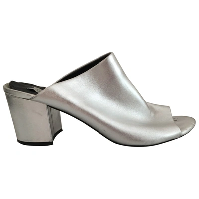 Pre-owned Steve Madden Leather Sandal In Silver