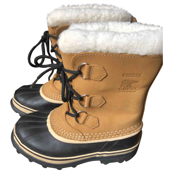 sorel boots with orange laces