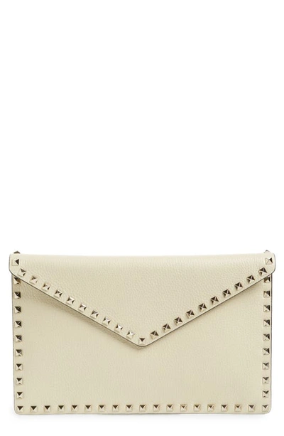 Valentino Garavani Large Rockstud Leather Pouch In Ivory