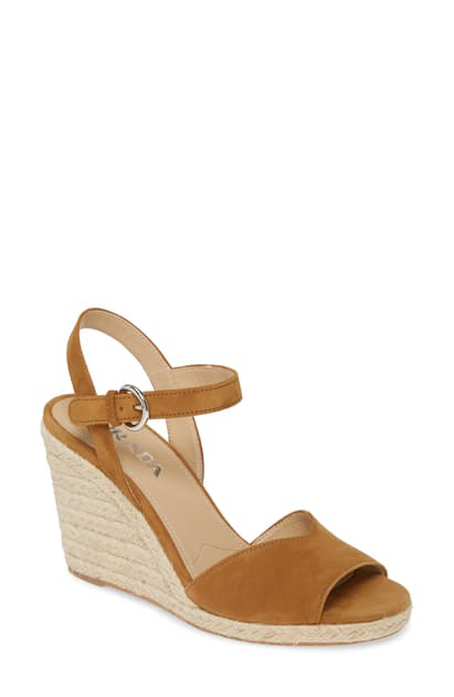 prada raffia sandals
