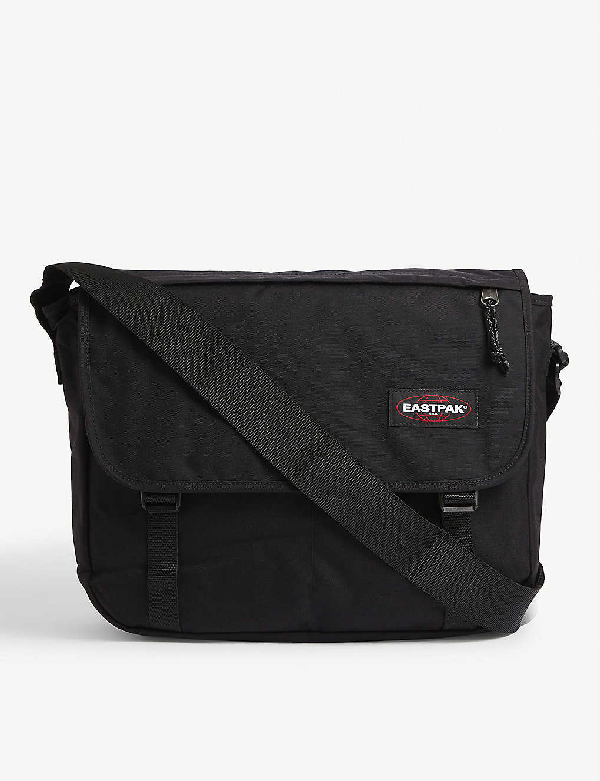 eastpak delegate messenger