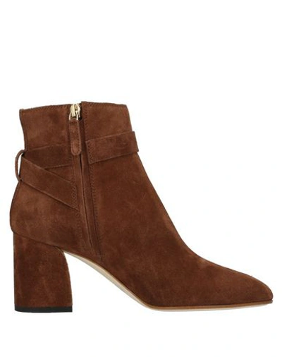 Tod's Ankle Boots In Brown