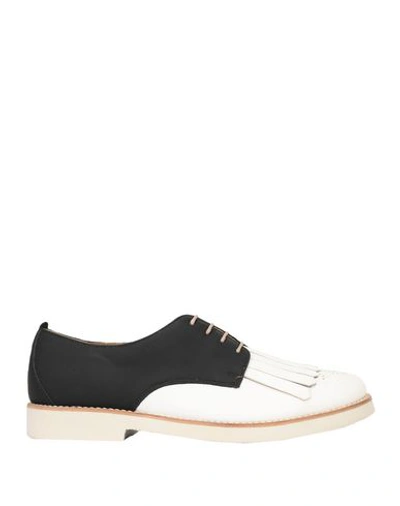 A.testoni Laced Shoes In Black