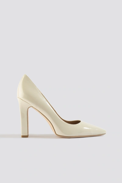 Na-kd Rounded Toe Pumps - Offwhite In Nude