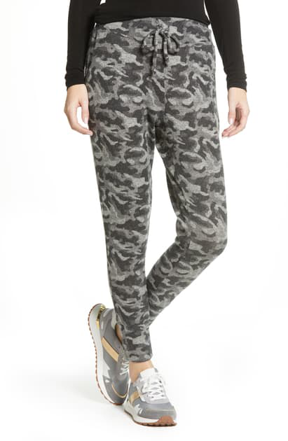 camo jogger pants
