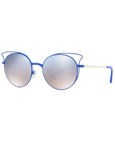 Vogue Eyewear Women's Sunglasses, Vo4048s In Gradient Light Blue Mirror Silver