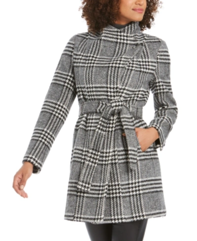 Iconic American Designer Belted Toggle Wrap Coat In Black/white Plaid