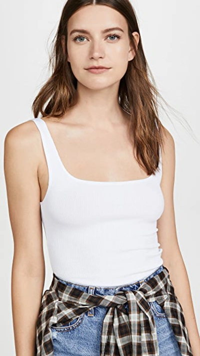 Lna Essential Ribbed Scoop Tank In White In White