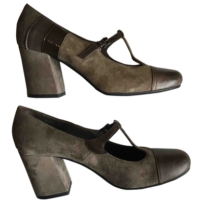 Pre-owned Janet & Janet Leather Heels In Brown