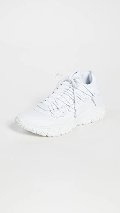 Champion Tank Sneakers In White