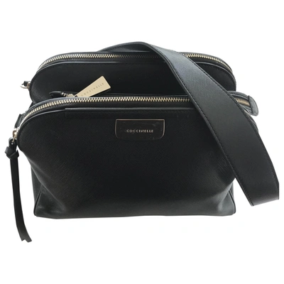 Pre-owned Coccinelle Cloth Handbag In Black