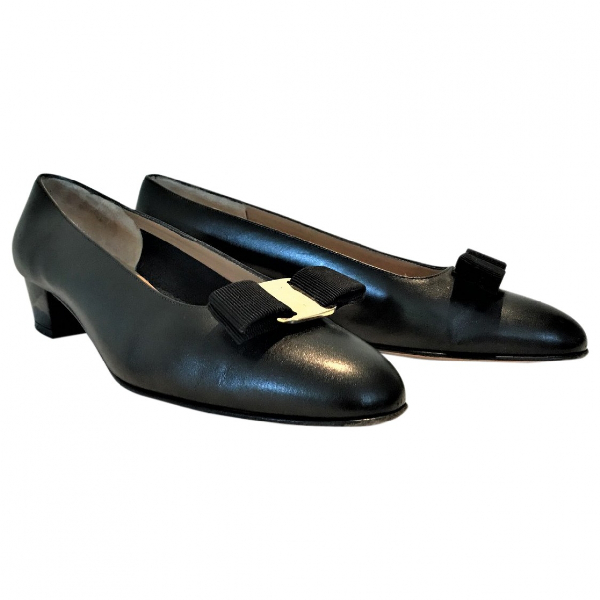 salvatore ferragamo vara flats