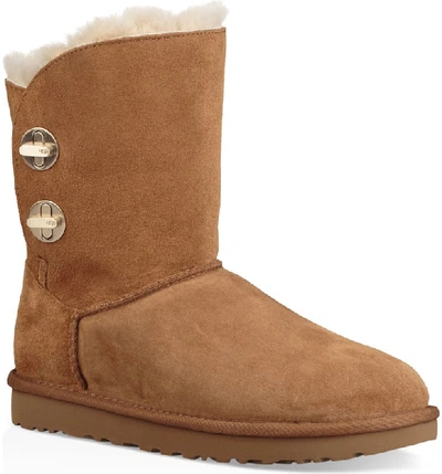 Ugg Women's Short Turnlock Boots In Chestnut Suede