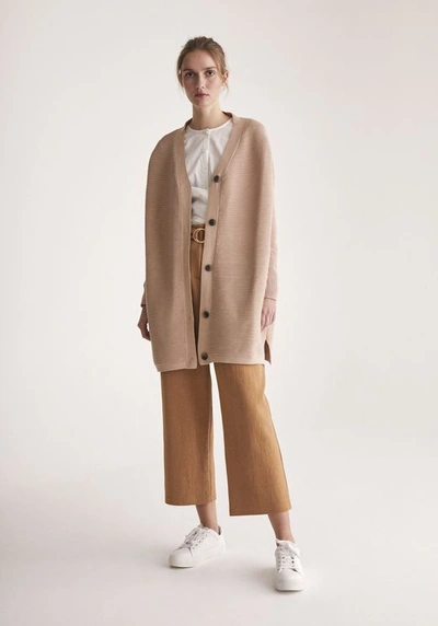 Paisie Oversized Ribbed V-neck Cardigan In Beige