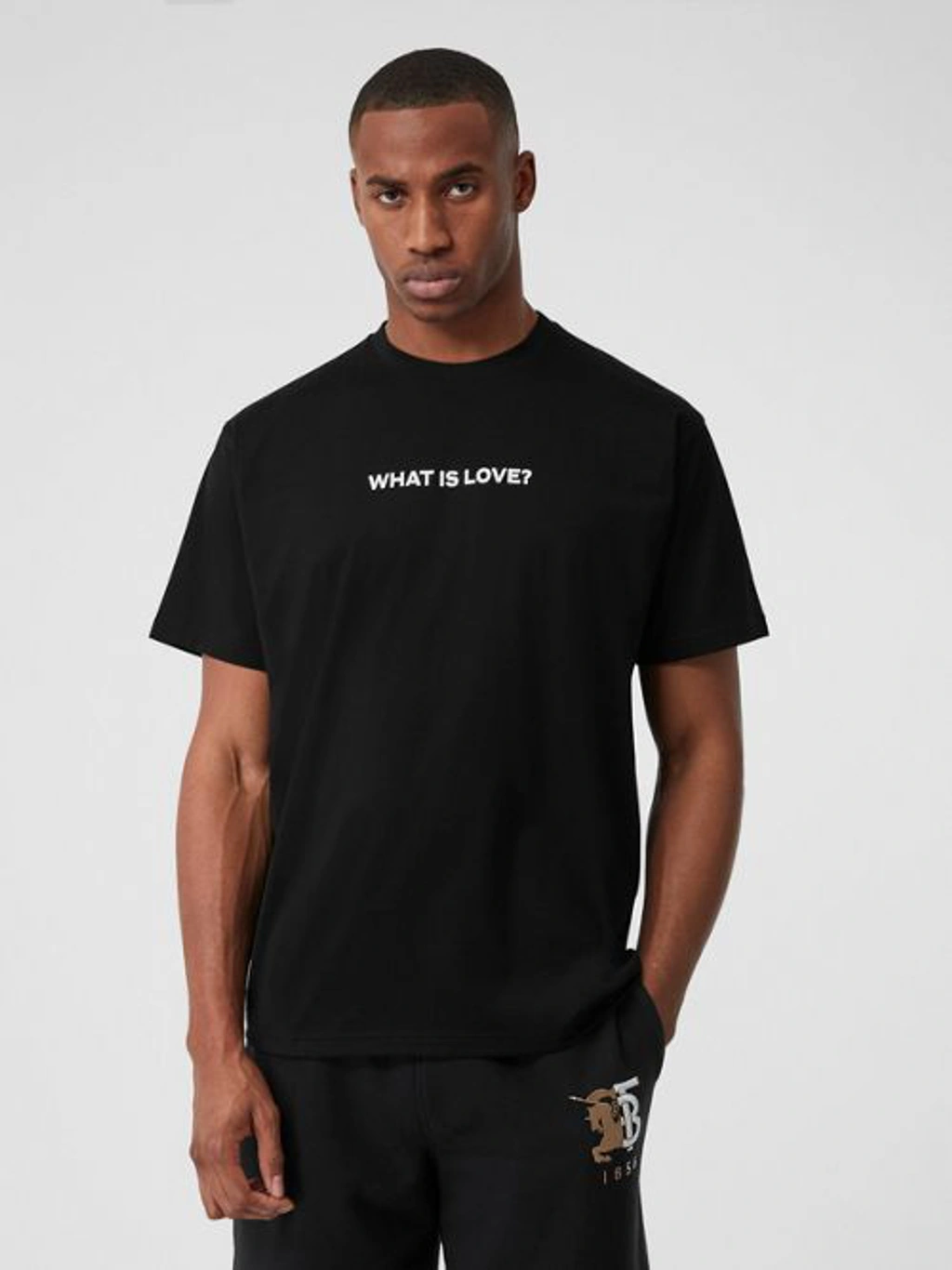 バーバリー　what is love?　ラブスローガン ロゴ　Tシャツ　L　黒 バーバリー what is love? ラブスローガン ロゴ Tシャツ L 黒