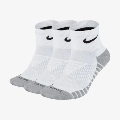 Nike Everyday Max Cushioned Training Ankle Socks In White