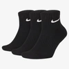 Nike Everyday Cushioned Training Ankle Socks (3 Pairs) (black) In Black,white