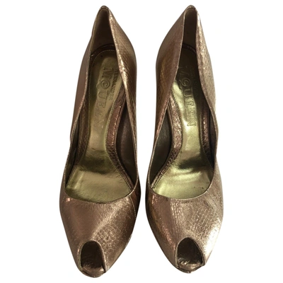 Pre-owned Alexander Mcqueen Patent Leather Heels In Gold