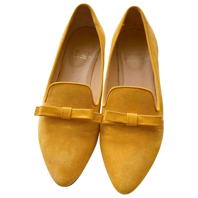 Pre-owned Moschino Cheap And Chic Leather Flats In Yellow