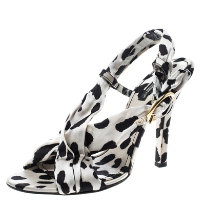 Pre-owned Dolce & Gabbana Monochrome Printed Pleated Silk Cross Strap Sandals Size 39 In White