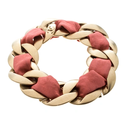Pre-owned Chanel Pink Fabric Gold Tone Chain Link Bracelet