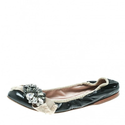 Pre-owned Miu Miu Black/beige Patent Leather Crystal Embellished Scrunch Ballet Flats Size 38.5