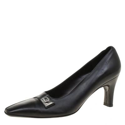 Pre-owned Ferragamo Black Leather Buckle Detail Pumps Size 35.5