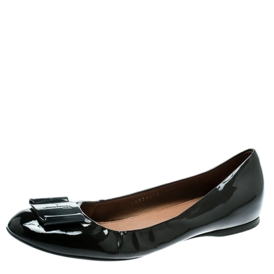 Pre-owned Ferragamo Dark Grey Patent Leather Degrade Ballet Flats Size 38.5