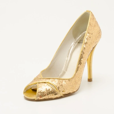 Pre-owned Stuart Weitzman Gold Sequin Heels Size 36