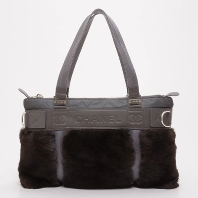 Pre-owned Chanel Grey Leather And Fur Logo Tote In Black