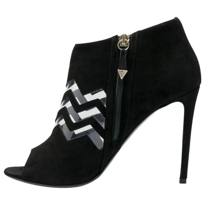 Pre-owned Nicholas Kirkwood Black Suede And Pvc Chevron Peep Toe Ankle Booties Size 38.5