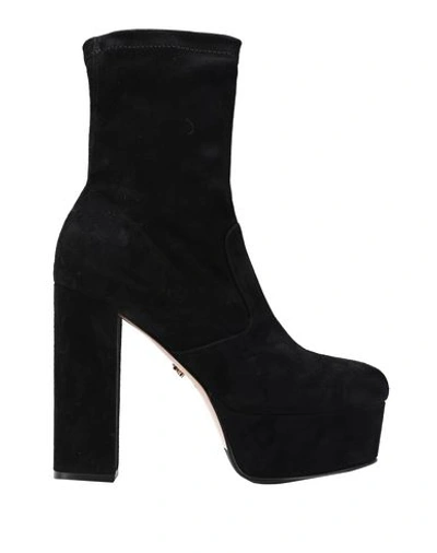 Le Silla Ankle Boots In Black