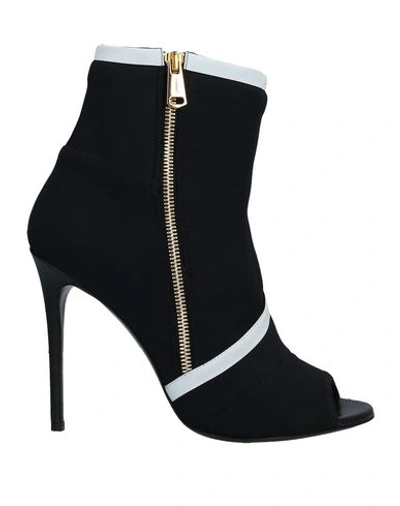 Vionnet Ankle Boots In Black
