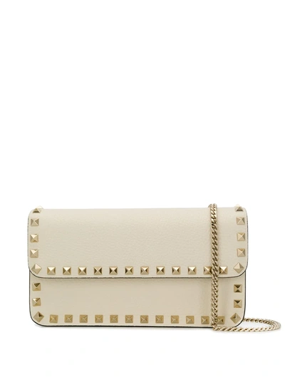 Valentino Garavani Rockstud Clutch In Neutrals